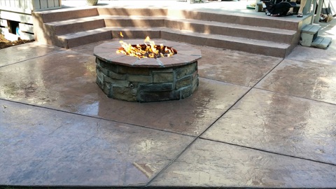 Custom outdoor fire pit builders in Denver & Colorado Springs