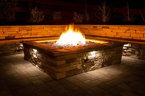 Custom outdoor fire pit builders in Denver & Colorado Springs